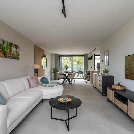 Nieuw - De Grenspaal West 6p 5 Min Maastricht - Sauna - Laadpaal Semesterbostad *